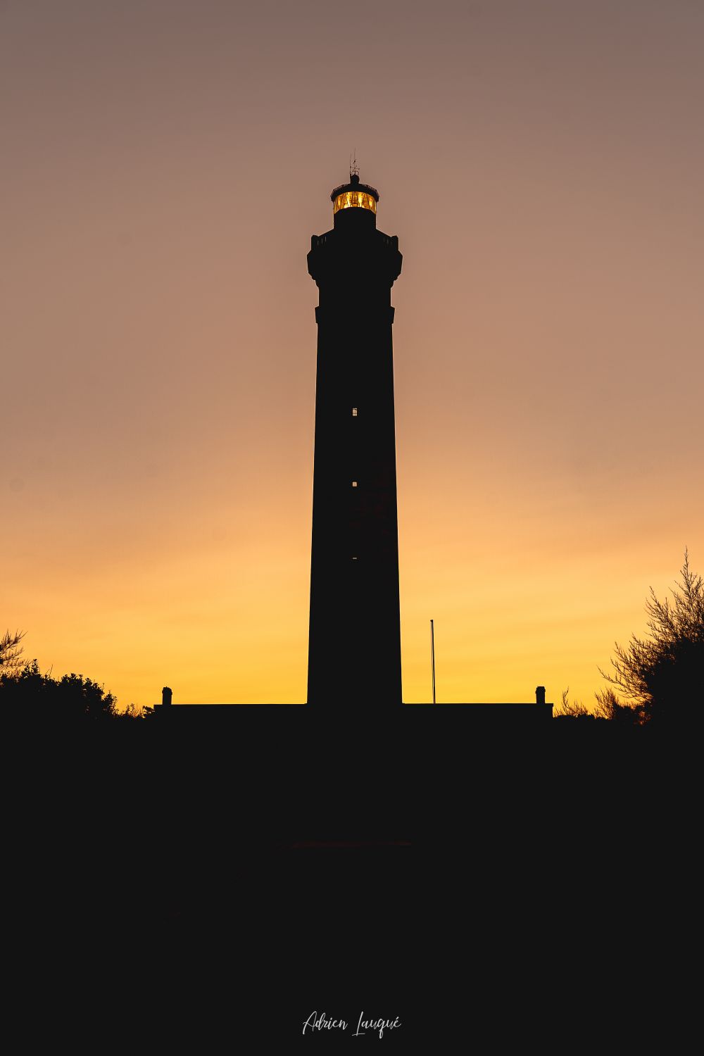 Silhouette du phare des baleines
